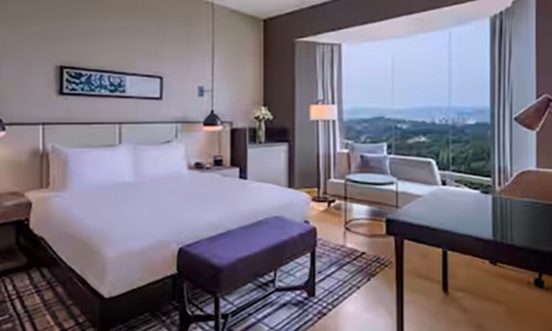 HiltonKL_room